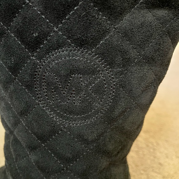 Michael Kors Sandy Quilted Suede Black Sherpa Women's Warm Winter Boots Size 8 - Picture 4 of 9
